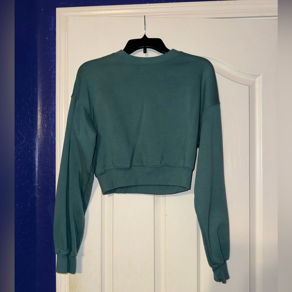 Cropped Pullover Sweater